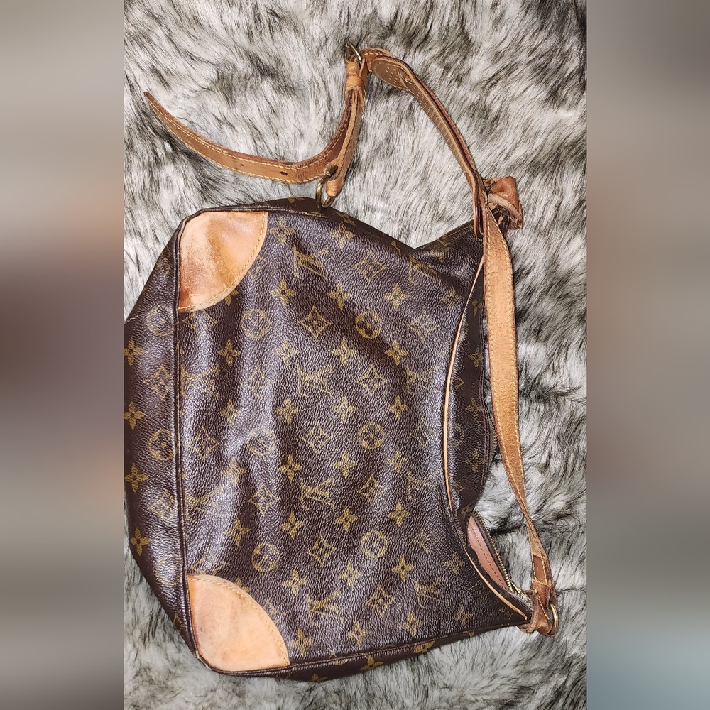 (damaged) Louis Vuitton Brown and Tan Monogram Bag